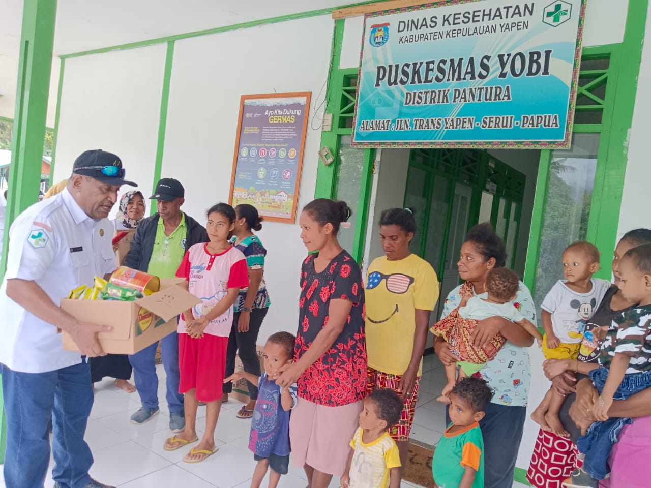 Pemberian PMT kepada Balita dan Ibu Hamil || Puskesmas Yobi Distrik Yapen Utara Serui-Papua